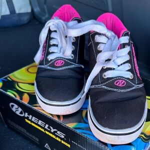 Heelys youth size 4